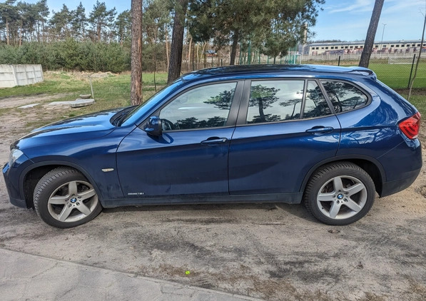 BMW X1 cena 41900 przebieg: 124000, rok produkcji 2011 z Piaski małe 67